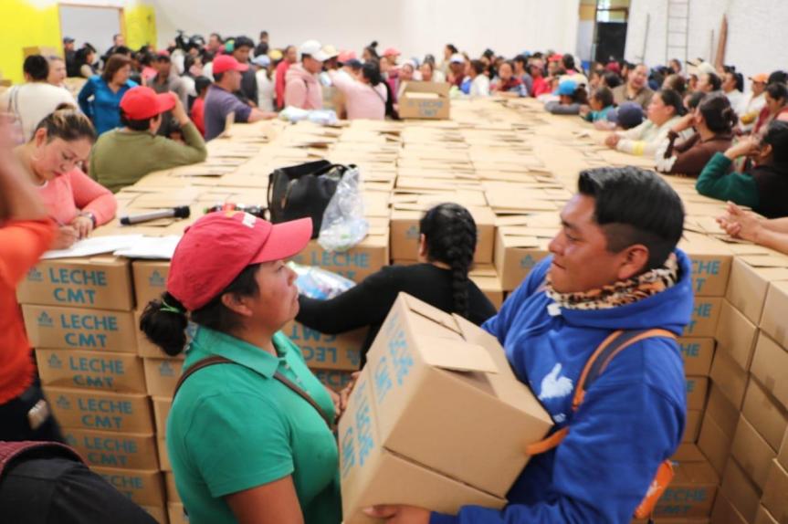 Entrega Secretaría de Bienestrar 50 mil litros de leche en&nbsp;Tlachichuca